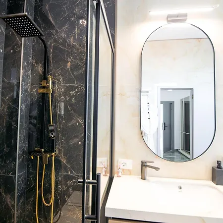 Galactic&ludmila מלון