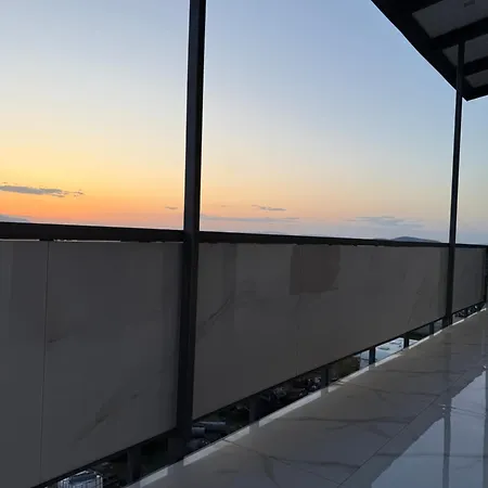 Galactic&ludmila Hotel