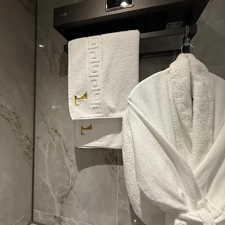 Galactic&ludmila Hotel