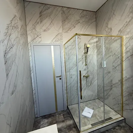 מלון Galactic&ludmila 4*